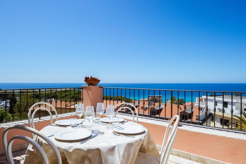 Apartamento Casa Del Subacqueo. Amazing Terrace With Sea View. Wi-Fi Bordighera Exterior foto