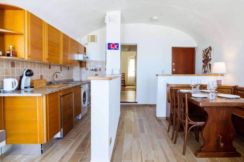 Apartamento Casa Del Subacqueo. Amazing Terrace With Sea View. Wi-Fi Bordighera Exterior foto