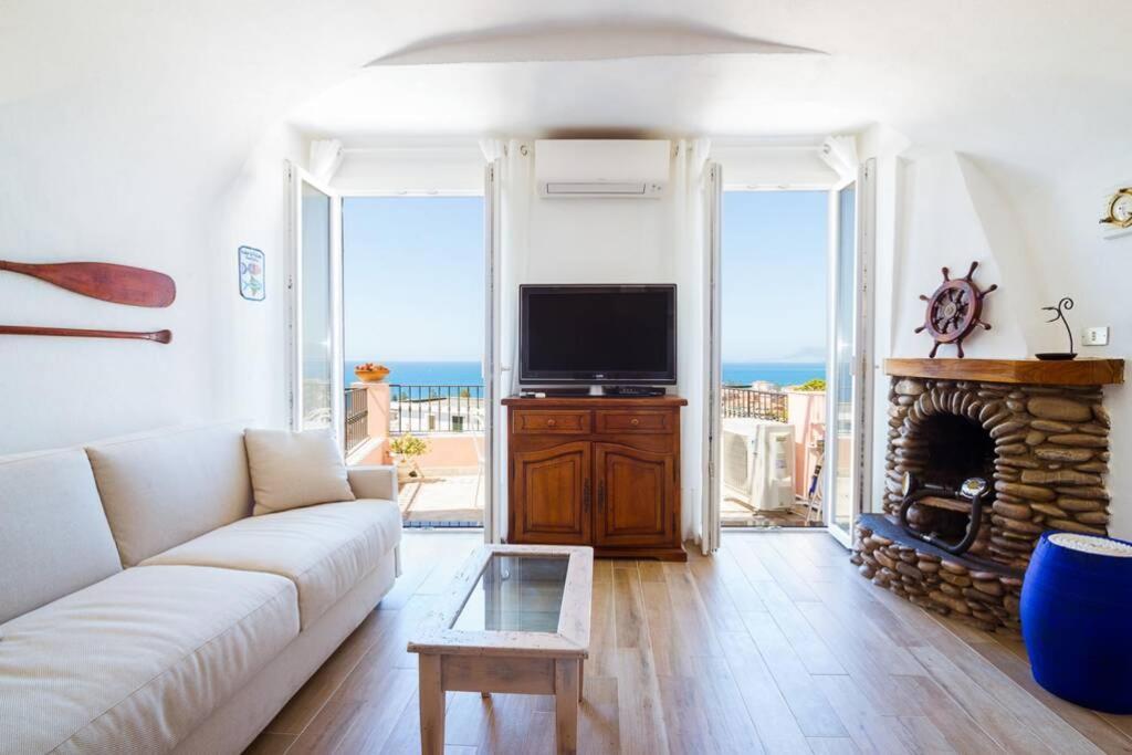 Apartamento Casa Del Subacqueo. Amazing Terrace With Sea View. Wi-Fi Bordighera Exterior foto